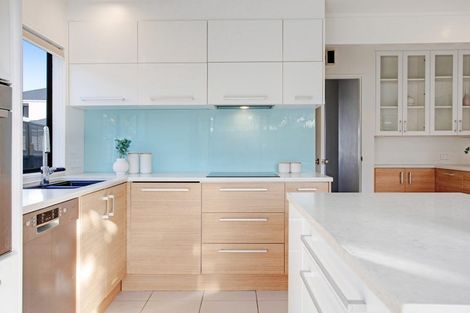 Photo of property in 42a Matakatia Parade, Matakatia, Whangaparaoa, 0930