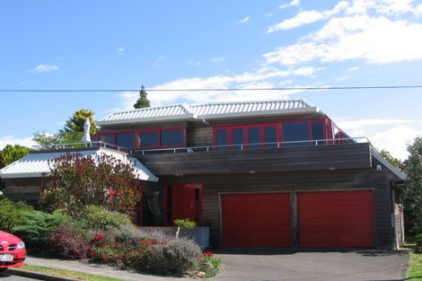 Photo of property in 132 Churchill Road, Rothesay Bay, Auckland, 0630