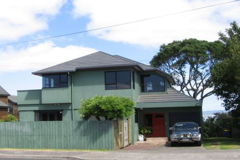 Photo of property in 2/62 Rangatira Road, Beach Haven, Auckland, 0626