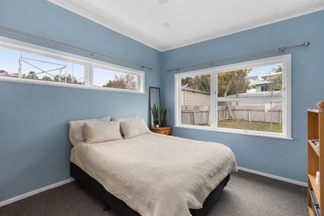 Photo of property in 4 Shortland Place, Havelock North, 4130