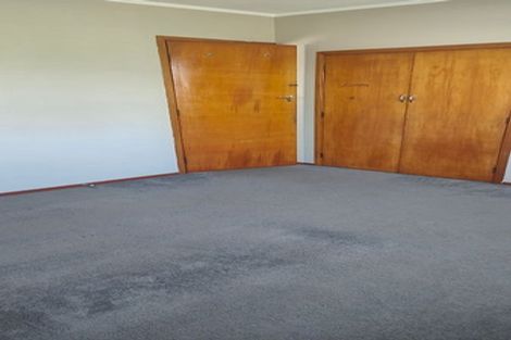 Photo of property in 2 Pandora Place, Pakuranga, Auckland, 2010