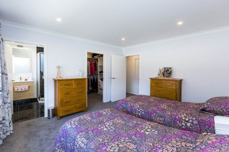 Photo of property in 1 Mawai Hakona Drive, Wallaceville, Upper Hutt, 5018