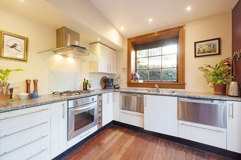 Photo of property in 51 Fairview Crescent, Kelburn, Wellington, 6012