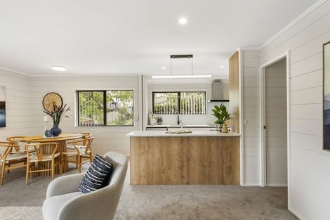 Photo of property in 10 Eagleson Street, Northcross, Auckland, 0632