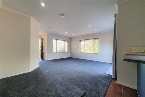 Photo of property in 17 Chapletown Drive, East Tamaki, Auckland, 2016