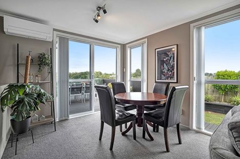 Photo of property in 116 Omata Road, Marfell, New Plymouth, 4310