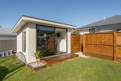 Photo of property in 8 Laing Crescent, Heathcote Valley, Christchurch, 8022