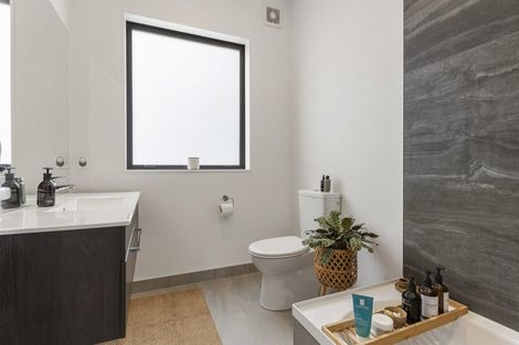 Photo of property in 57 Rua Kai Way, Brooklyn, Wellington, 6021