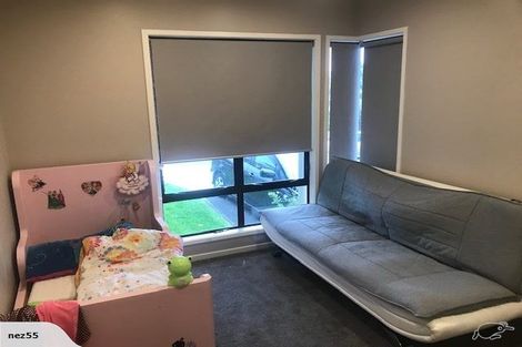 Photo of property in 9 Gwenand Place, Botany Downs, Auckland, 2010