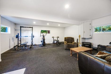 Photo of property in 34 Rauhuia Crescent, Parau, Auckland, 0604