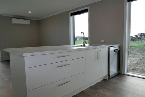 Photo of property in 10 Hapeta Street, Otaki, 5512