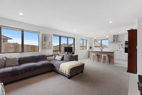 Photo of property in 9 Te Rehutai Rise, Welcome Bay, Tauranga, 3112