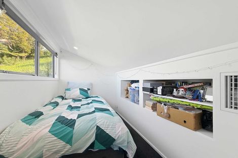 Photo of property in 135 Tirohanga Road, Tirohanga, Lower Hutt, 5010
