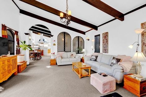 Photo of property in 15 Kowhai Street, Hawera, 4610