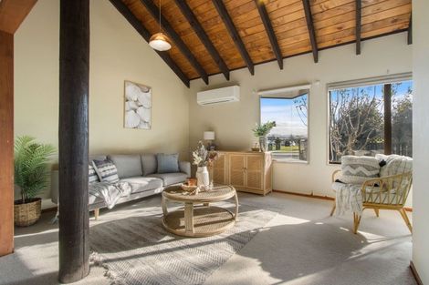 Photo of property in 2 Margaret Drive, Omokoroa, 3114