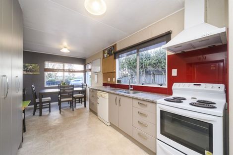 Photo of property in 15 Racecourse Road, Awapuni, Palmerston North, 4412