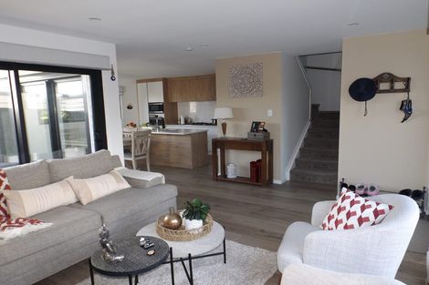 Photo of property in 148a Hutchinsons Road, Bucklands Beach, Auckland, 2014