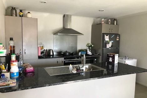 Photo of property in 16 Akeake Lane, Manurewa, Auckland, 2102