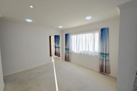 Photo of property in 8 Lissleton Drive, East Tamaki, Auckland, 2013