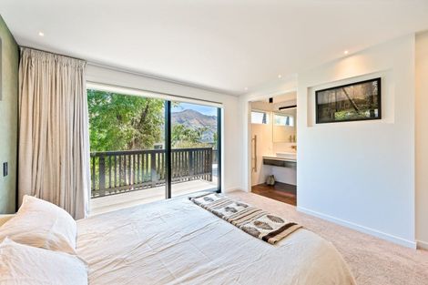 Photo of property in 9 Matipo Street, Wanaka, 9305
