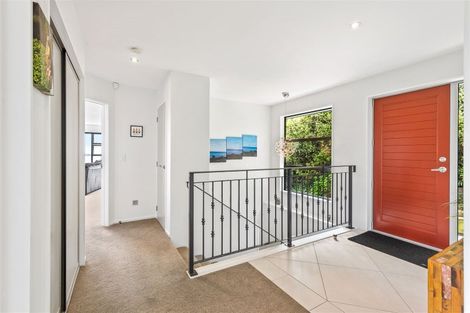 Photo of property in 18 Maffeys Road, Mount Pleasant, Christchurch, 8081