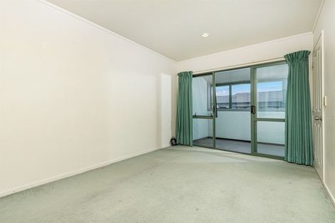 Photo of property in 16 Vitex Lane, Henderson, Auckland, 0612