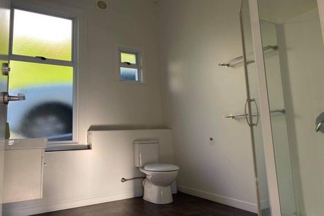 Photo of property in 70 Shakespeare Road, Bluff Hill, Napier, 4110