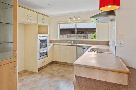 Photo of property in 41 Karoro Road, One Tree Point, 0118