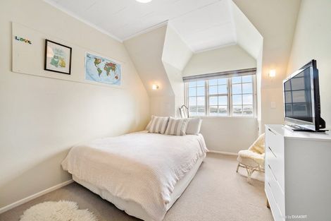 Photo of property in 50 Rodrigo Road, Kilbirnie, Wellington, 6022