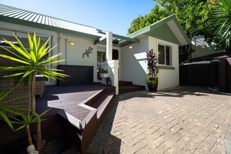 Photo of property in 1 Alfred Street, Northcote Point, Auckland, 0627