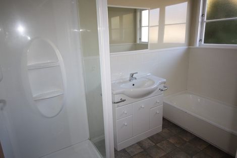 Photo of property in 43 Elmira Avenue, Hokowhitu, Palmerston North, 4410