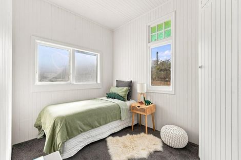 Photo of property in 1 Karewa Street, Castlecliff, Whanganui, 4501