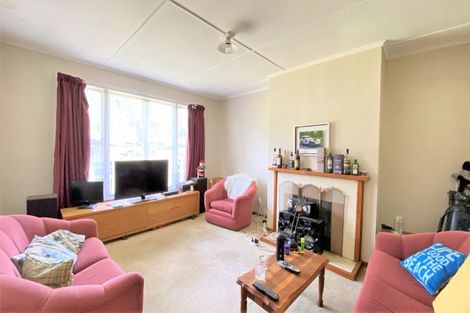 Photo of property in 17 William Souter Street, Forrest Hill, Auckland, 0620