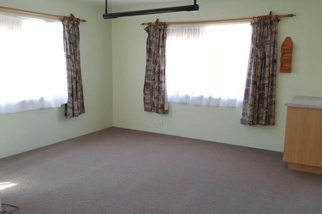 Photo of property in 2/20 Ocean View Road, Northcote, Auckland, 0627