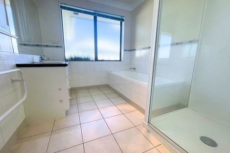 Photo of property in 12 Lansell Drive, East Tamaki Heights, Auckland, 2016