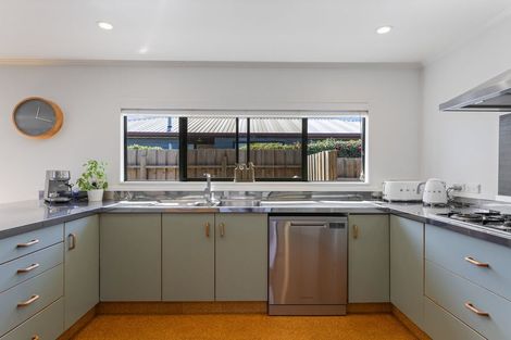 Photo of property in 40 Arrowsmith Avenue, Waipahihi, Taupo, 3330