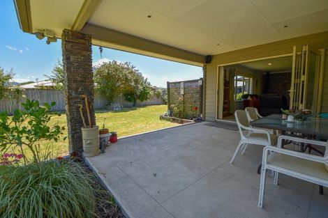 Photo of property in 5 Tararua Crescent, Carterton, 5713
