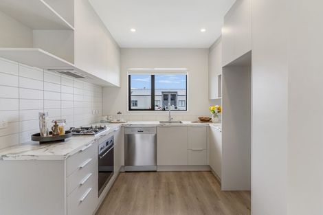 Photo of property in 15 Orona Place, Takanini, 2112