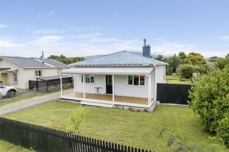 Photo of property in 7 Atkinson Street, Woodville, 4920