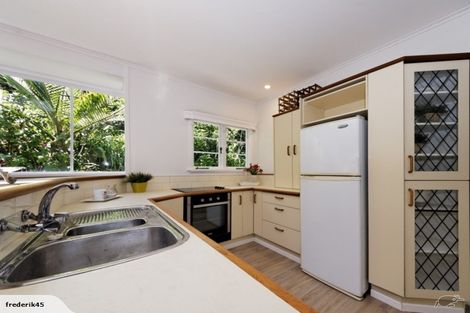 Photo of property in 35 Beach Valley Road, Piha, New Lynn, 0772