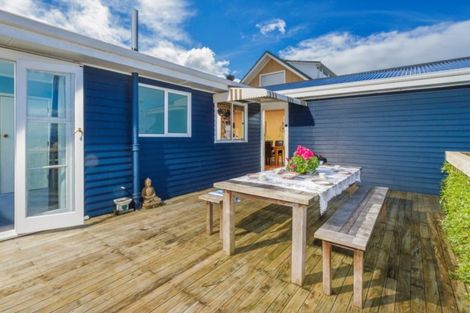 Photo of property in 72 Carlisle Road, Browns Bay, Auckland, 0632