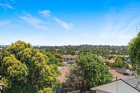 Photo of property in 1/23 Glenshee Place, Highland Park, Auckland, 2010