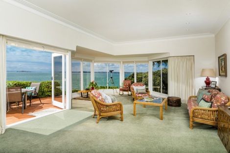 Photo of property in 122 Vauxhall Road, Narrow Neck, Auckland, 0624