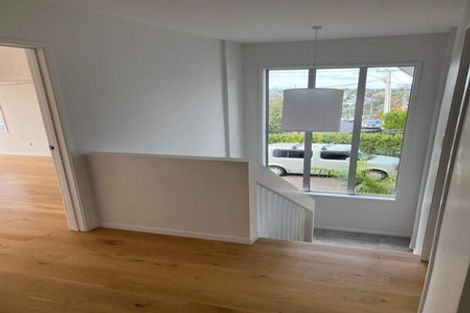 Photo of property in 1/50 Seaview Road, Castor Bay, Auckland, 0620