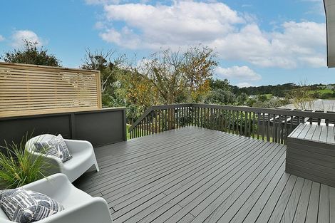 Photo of property in 10 Castleton Street, Birkdale, Auckland, 0626