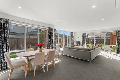 Photo of property in 18 Westpark Drive, Burnside, Christchurch, 8053
