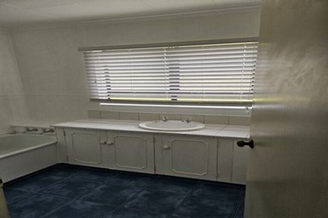 Photo of property in 23 Waitawa Place, Lynmore, Rotorua, 3010