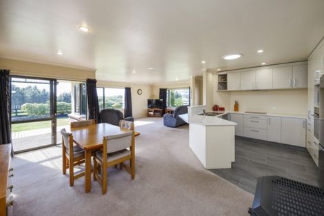 Photo of property in 32 Stoneleigh Lane, Aokautere, Palmerston North, 4471