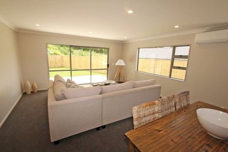 Photo of property in 16 Spritsail Place, Whitby, Porirua, 5024