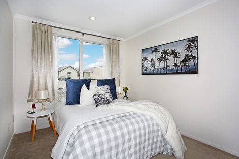 Photo of property in 27 Hakawai Avenue, Takanini, 2112